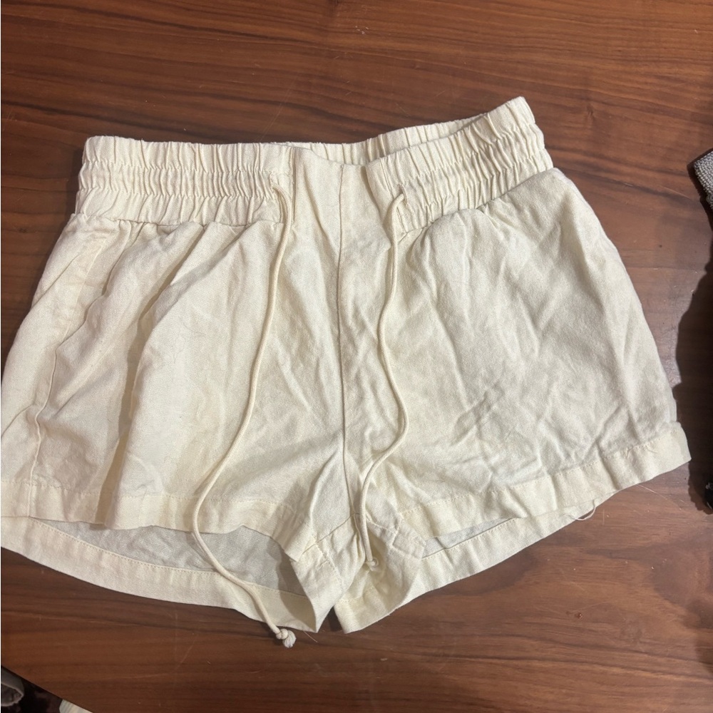 Vanilla Star High Waist Cream Shorts